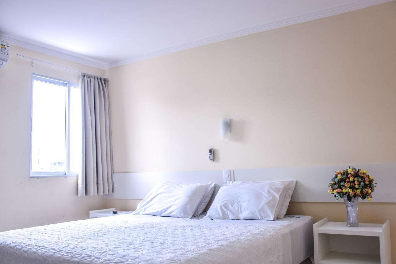 Quarto com 2 Camas de Solteiro